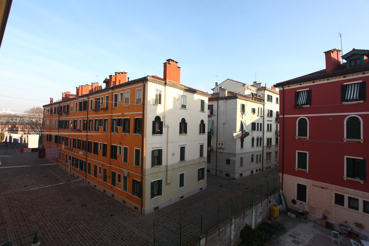 Ca' Santa Marta Apartment Venice Exterior photo